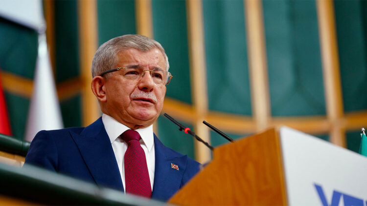 Davutoğlu siyasetin daralmasına değil güçlenmesine öncülük ediyor