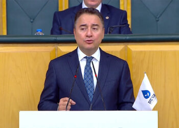 Öğretmenler sadece harf öğretmiyor; yarınlarımızı şekillendiriyor