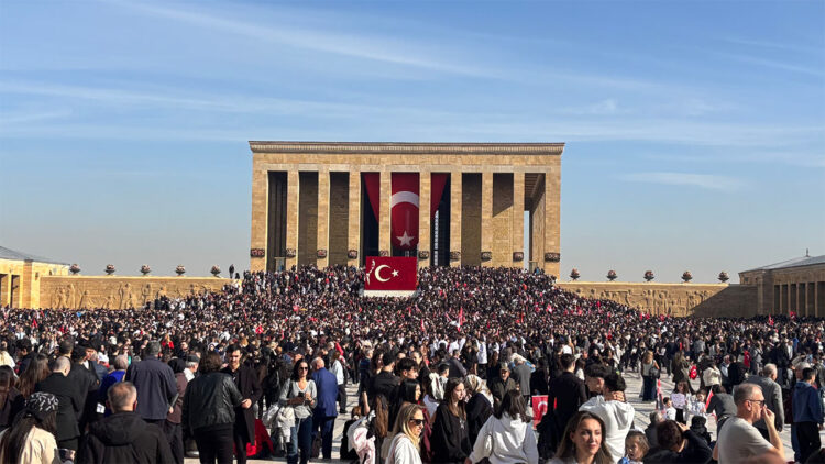 10 Kasım'da Anıtkabir'de ziyaretçi rekoru kırıldı