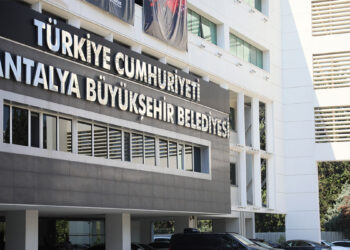 Antalya Büyükşehir Belediyesi'ne 8'inci dalga operasyonu
