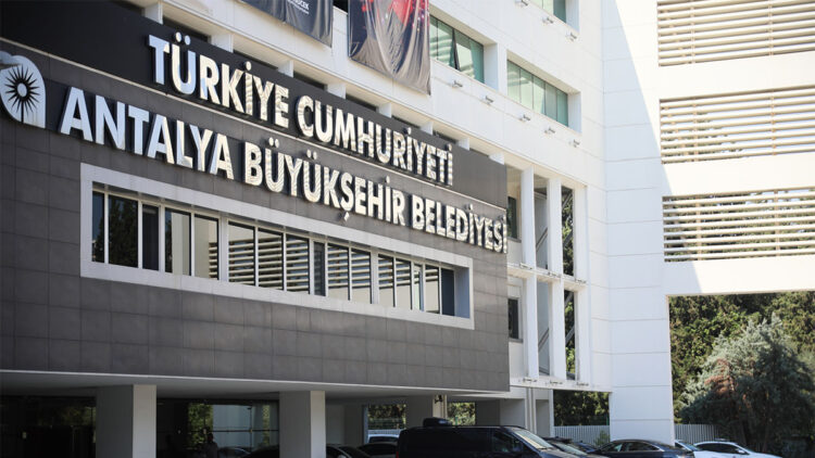 Antalya Büyükşehir Belediyesi'ne 8'inci dalga operasyonu