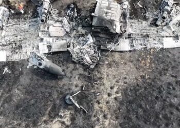 C-130 askeri kargo uçağının enkazı inceleniyor