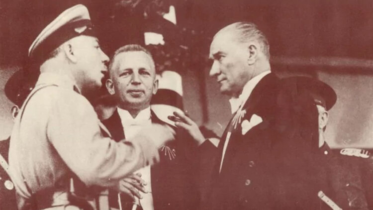 Yeni bir dünya savaşı yaklaşıyor... Doğu ordularının komutanı siz olmalısınız