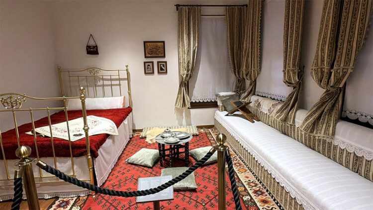 Atatürk'ün doğduğu ev ziyarete açıldı