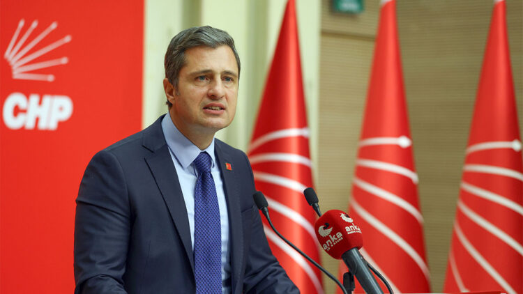 Ömer Çelik Özgür Özel'e hakaret edip tuhaf benzetmeler yapmış