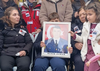 Şehit Hamdi Armağan Kaplan'ın eşinden oğluna: "Başını dik tut, senin baban kahraman"