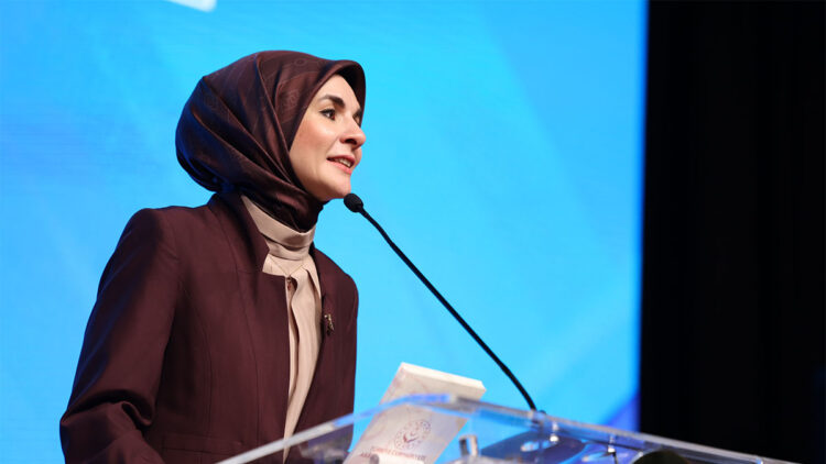 Aile sarsılırsa toplumun özü zayıflar