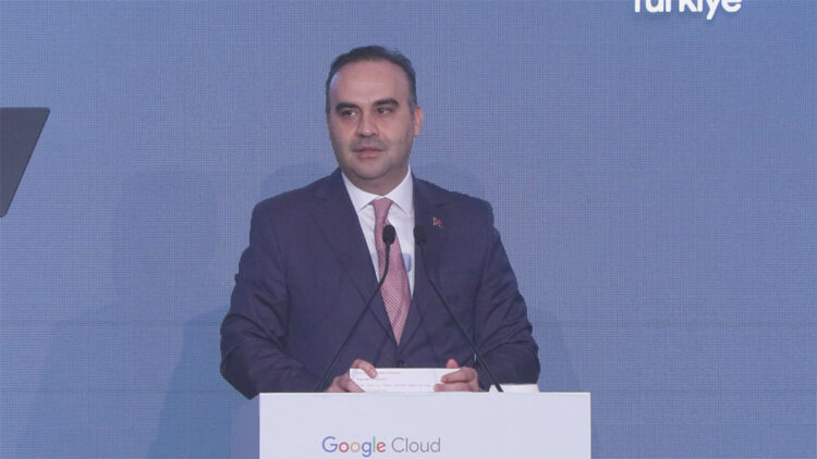 Veri işleme ve depolamada Türkiye'yi merkez konuma taşımayı hedefliyoruz