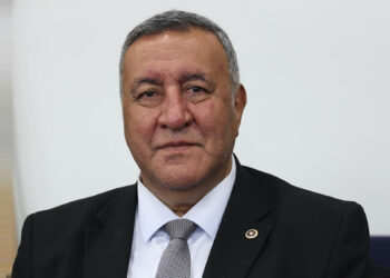 Vahşi madencilikle ülkenin geleceğini yok ediyorsunuz