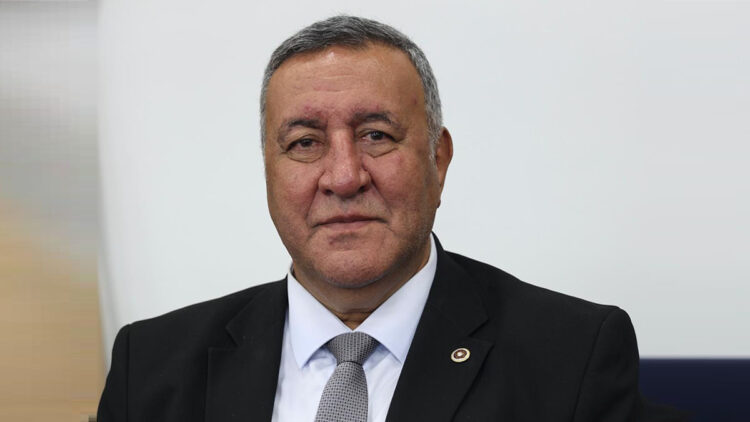 Vahşi madencilikle ülkenin geleceğini yok ediyorsunuz