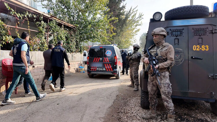 İstanbul'da organize suç örgütüne operasyon; 13 gözaltı