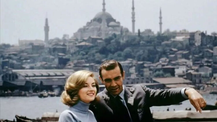 Bilen bilir, bilmeyen de bilsin... Çocukluğumdan beri listemin en üst sıralarında yer alan isimlerden biridir: Sean Connery...