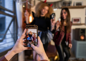 TikTok sonrası toplumsal çürüme: Dijital estetiğin hakikatle savaşı
