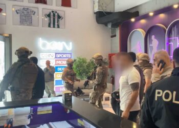 Sarıyer'de TV8-Beinsport binasına silahla giren şüpheli tutuklandı