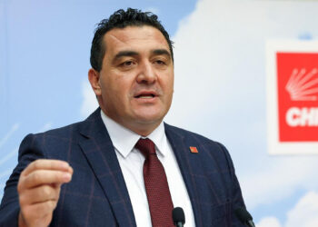 Bu ülkenin kaynaklarını yandaşlara nasıl peşkeş çektiğinizi anlatmaya geldim