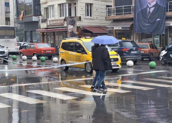 Kırklareli'de öğle saatlerinde sağanak etkili oldu
