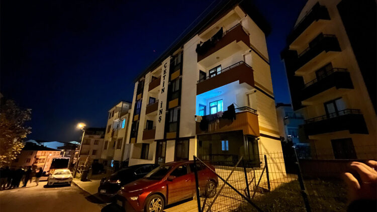 16 yaşındaki kız çocuğu odasında tabancayla başından vurulmuş