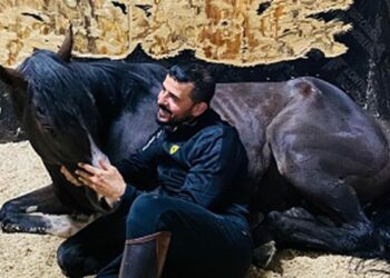 2,5 yıldır gözü gibi baktığı atını kaybetti, hikayesini kitaplaştırdı