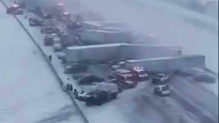 ABD'de 50 aracın karıştığı zincirleme kaza