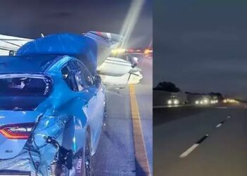 ABD’de küçük bir uçak, seyir halindeki otomobilin üzerine acil iniş yaptı
