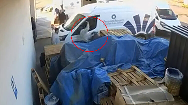 Murat İnanmaz'ın bıçaklanıp öldürülmesi güvenlik kamerasına yansıdı