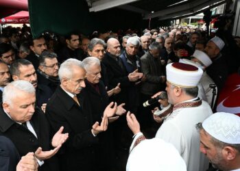 AK Parti'li Köseoğlu'nun eşi son yolculuğuna uğurlandı