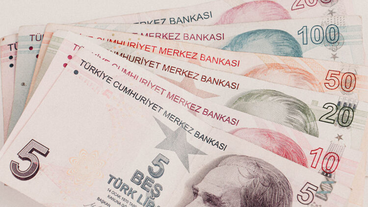 Asgari ücretle çalışan bir aile, ay sonunu getiremiyor