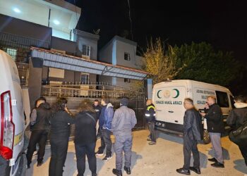 Adana'da biri engelli iki çocuğunu öldürüp, intihar etti