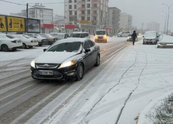 Adıyaman'da kar ulaşımı olumsuz etkiledi