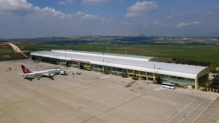 Adıyaman'da kar yağışı nedeniyle bazı uçuşlar iptal edildi