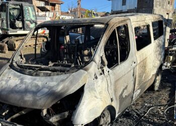 Ankara'da 4 aracın kundaklandığı anlar kamerada