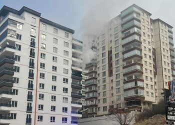 Ankara'da yangında mahsur kalan anne ile oğlu kurtarıldı