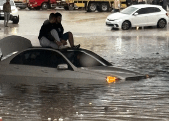 Antalya ve ilçelerinde sağanak etkili oldu