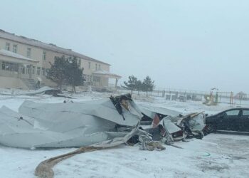 Ardahan'da kar ve tipi: Ilgar Geçidi ulaşıma kapandı