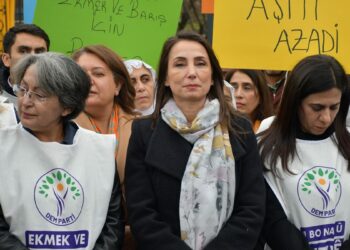 Asgari ücretin 46 bin lira olarak belirlenmesini istiyoruz