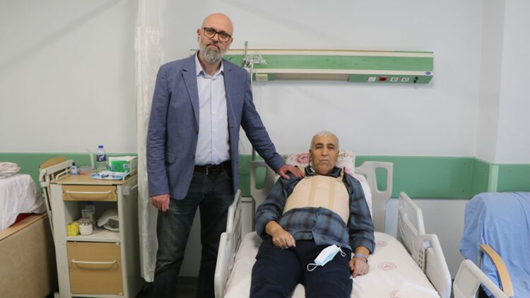 Atardamarında genişleme saptanan hasta hibrit cerrahisi ile sağlığına kavuştu