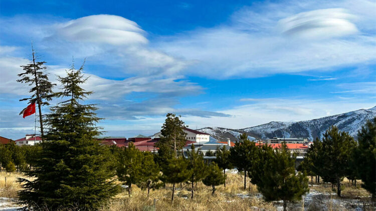 Bitlis semalarında merceksi bulutlar görüntülendi