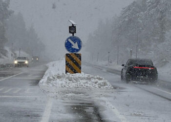 Bolu Dağı geçişinde yoğun kar yağışı