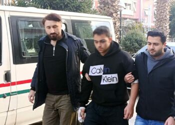 Babaannesini bıçaklayarak öldüren 16 yaşındaki şüpheli adliyede