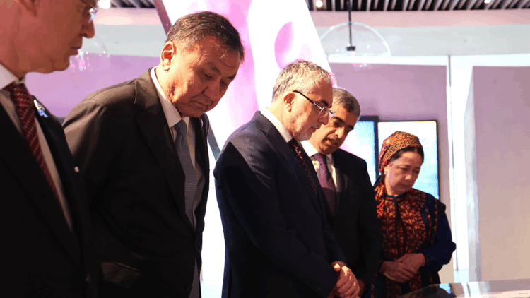 Bakan Işıkhan Azerbaycan'da