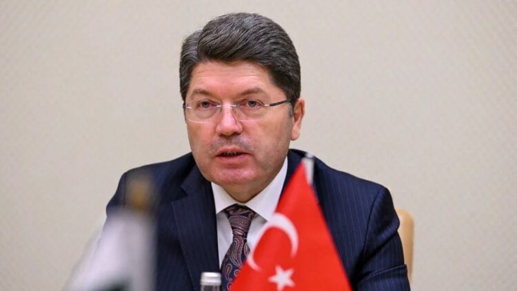 Bakan Tunç, yasa dışı bahiste cezaların artırılacağını açıkladı