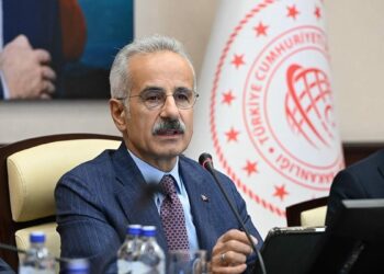Bakan Uraloğlu duyurdu: Yeni yılda köprü ve otoyol ücretlerine zam!