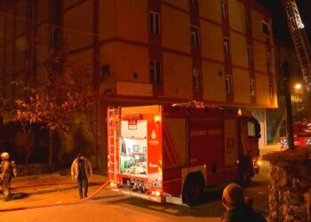 Başakşehir'de ayakkabı imalathanesinde çıkan yangın söndürüldü