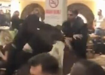 Beşiktaş'ta dönercide tekmeli yumruklu kavga kamerada