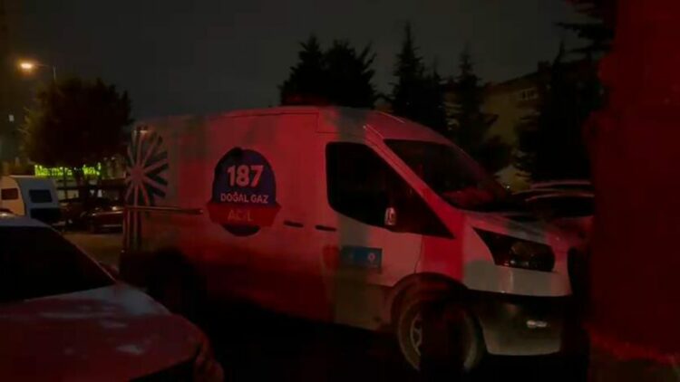 Beylikdüzü'nde elleri koli bandıyla bağlanmış asılı halde ceset bulundu