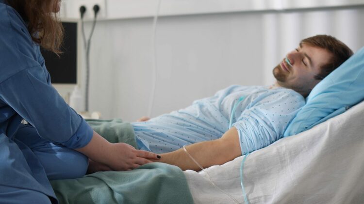 Bir annenin fazla korumacılığı ile yetişkin evlatların bağımlılığı