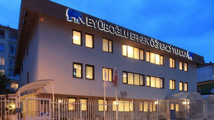 Bir kadın müdürenin perspektifinden: Erkek öğrenci yurdu yönetimi