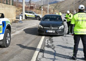 Bitlis'te trafik denetimlerinde 'yapay zeka' desteği