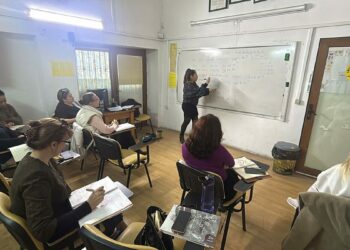 Bodrum'a farklı ülkelerden gelen yerleşik yabancılar Türkçe öğreniyor