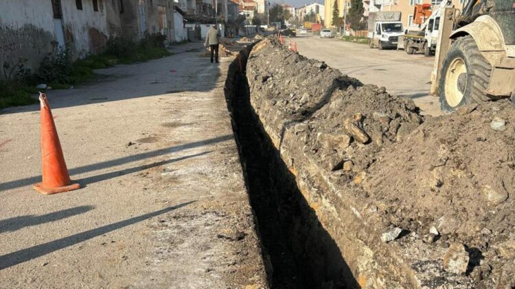 Boru döşenirken meydana gelen göçükte yaralanan 4 işçiden 1'i öldü